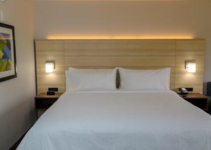 Holiday Inn Express Hillsboro I-35 By Ihg