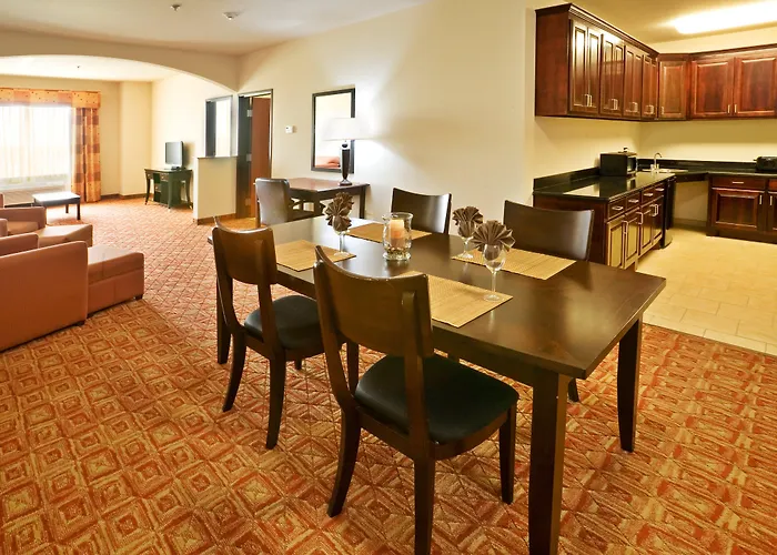 Holiday Inn Express & Suites Denison North-Lake Texoma