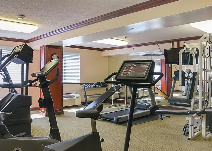 Quality Inn & Suites Detroit Metro Airport