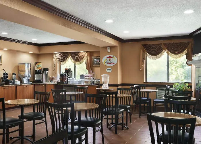 Super 8 By Wyndham Taylor/Detroit Area