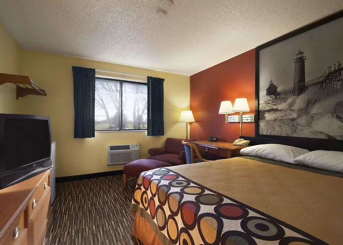 Super 8 By Wyndham Kalamazoo