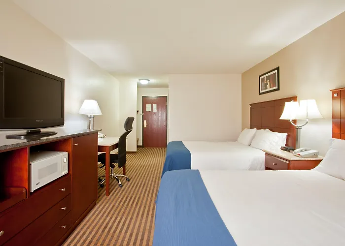 Holiday Inn Express And Suites Three Rivers By Ihg