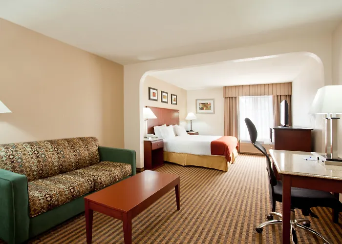 Holiday Inn Express And Suites Three Rivers By Ihg