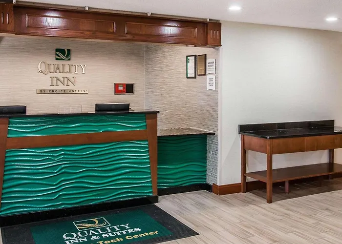 Quality Inn & Suites Warren - Detroit