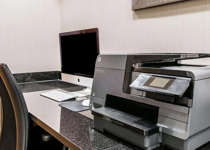 Quality Inn & Suites Warren - Detroit