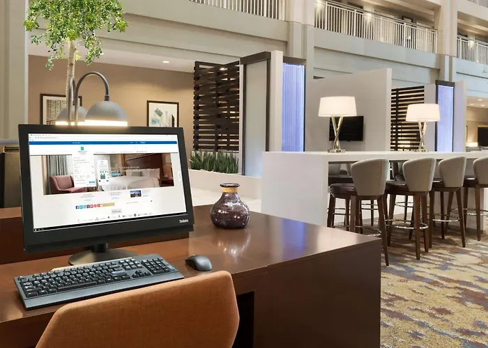 Embassy Suites By Hilton Chicago Lombard