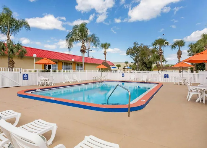 Howard Johnson By Wyndham Lakeland