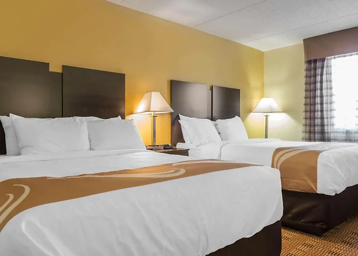 Quality Inn & Suites Pittsburgh Harmarville