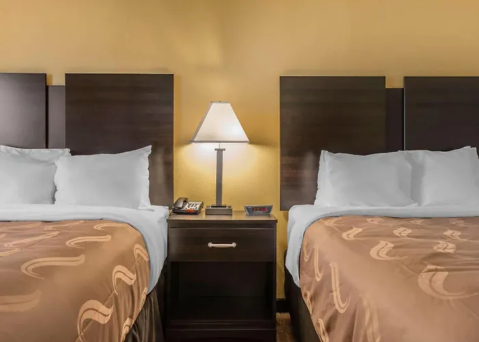 Quality Inn & Suites Pittsburgh Harmarville