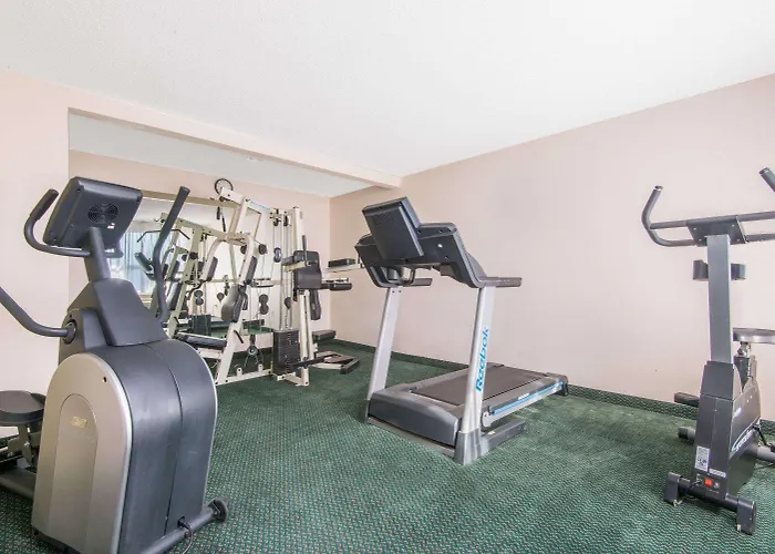 Days Inn & Suites By Wyndham Wichita East