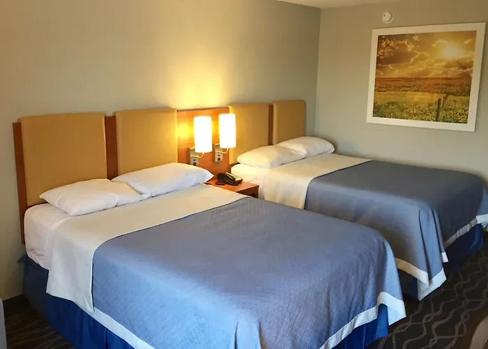 Days Inn & Suites By Wyndham Cincinnati North