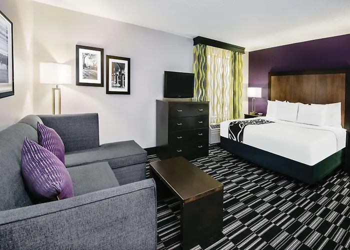La Quinta Inn & Suites By Wyndham The Woodlands/Spring