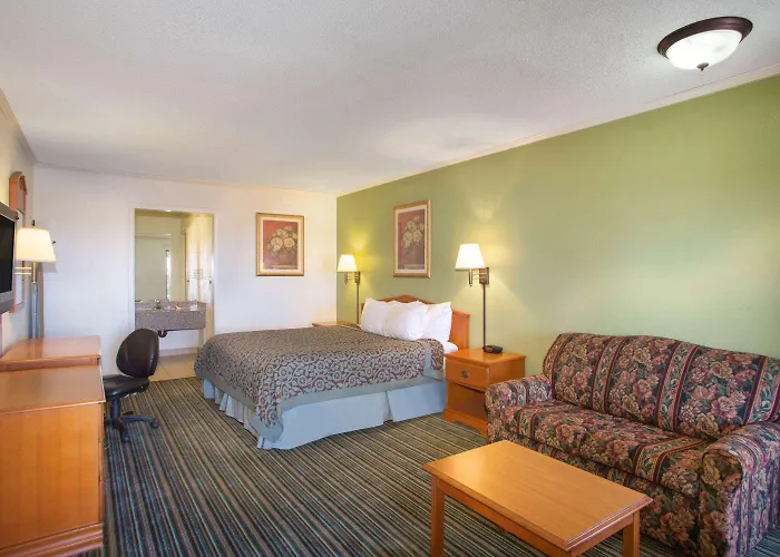 Days Inn By Wyndham Wichita West Near Airport