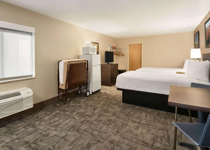 Travelodge By Wyndham Lake Havasu