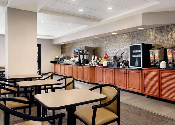 Wingate By Wyndham Cincinnati Blue Ash