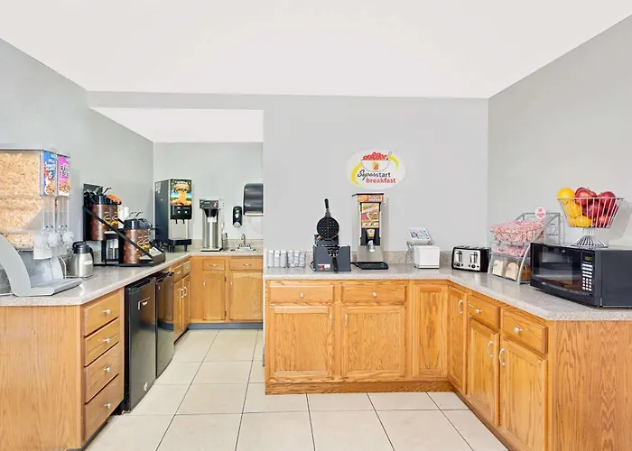 Super 8 By Wyndham Athens