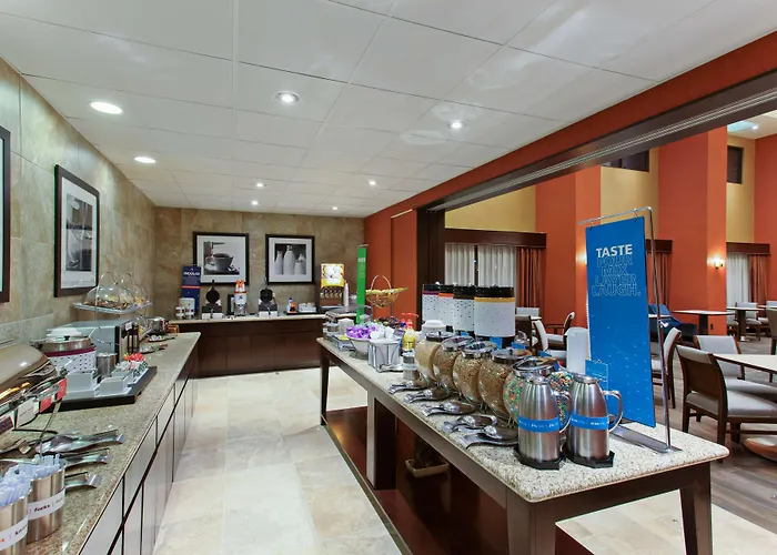 Hampton Inn & Suites Roseville