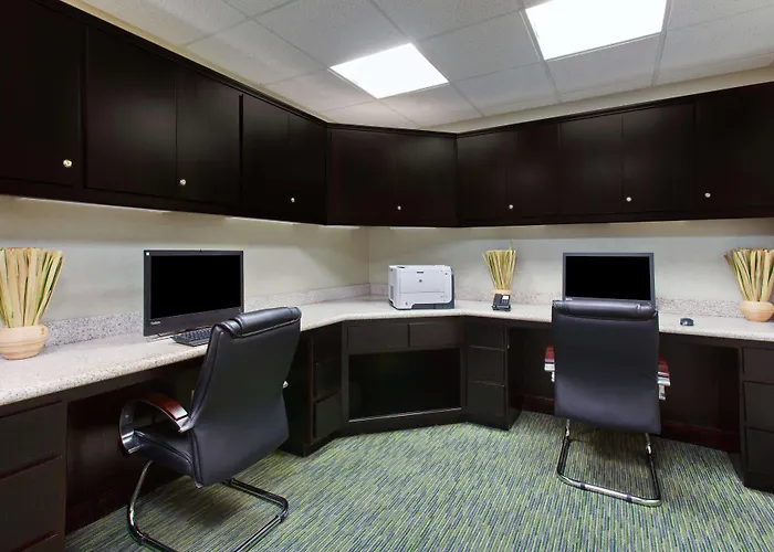 Hampton Inn & Suites Roseville