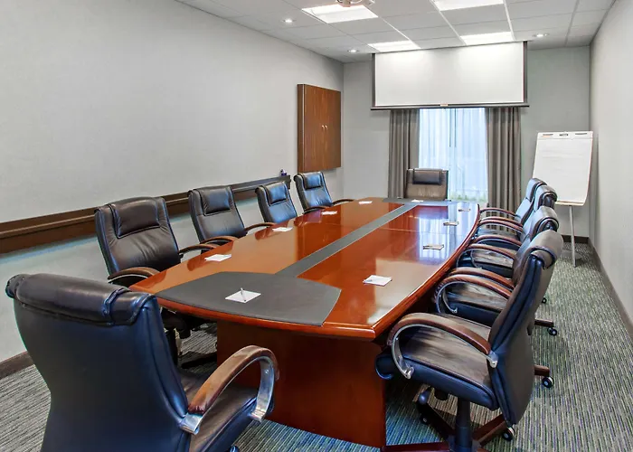 Hampton Inn & Suites Roseville