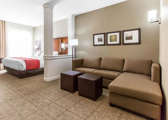 Comfort Suites West Omaha