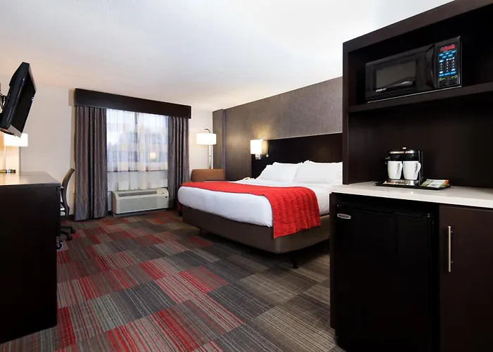 Holiday Inn Milwaukee Riverfront By Ihg