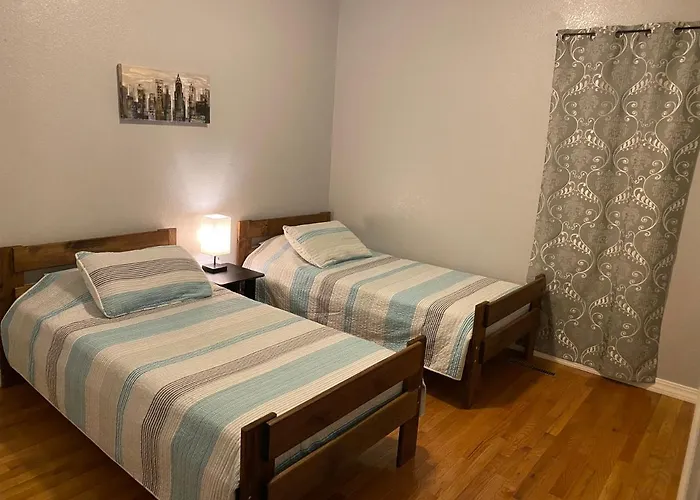 Cozy House With Large Free Parking On Premises