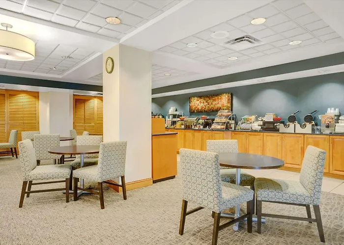Wingate By Wyndham Fargo