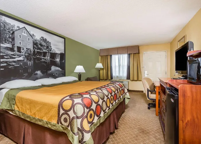 Super 8 By Wyndham Macon West