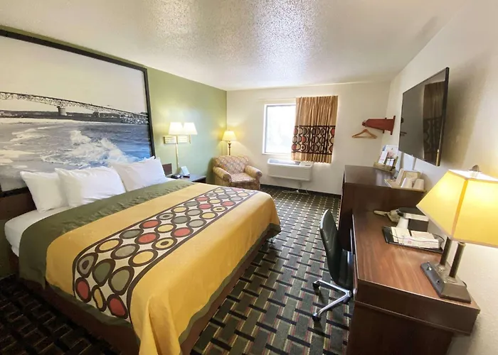 Super 8 By Wyndham Newport News/Jefferson Ave.