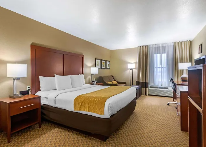 Comfort Inn & Suites Springfield I-44