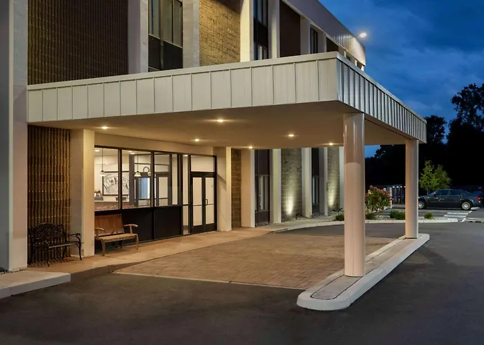 Super 8 By Wyndham Liverpool/Syracuse North Airport