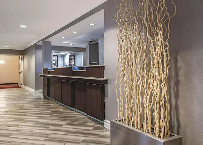 La Quinta Inn & Suites By Wyndham University Area Chapel Hill