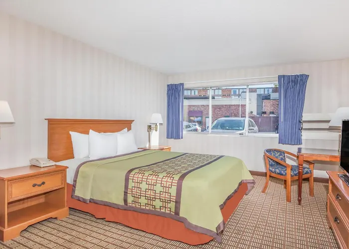 Days Inn By Wyndham Albany Suny