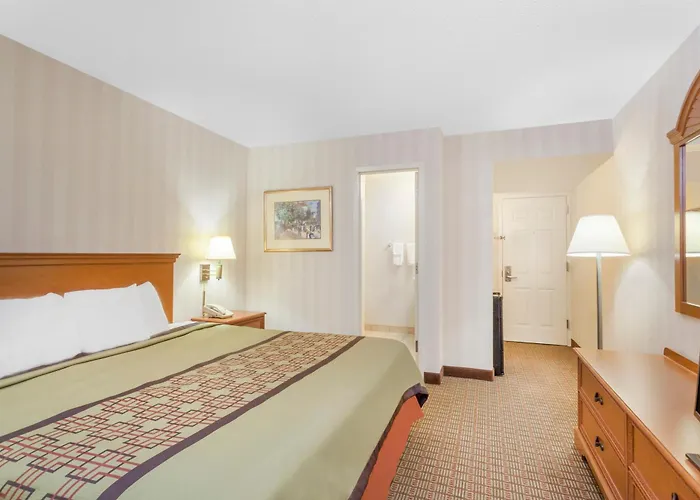 Days Inn By Wyndham Albany Suny