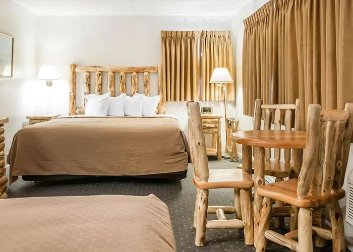 Quality Inn & Suites Mackinaw City Beachfront