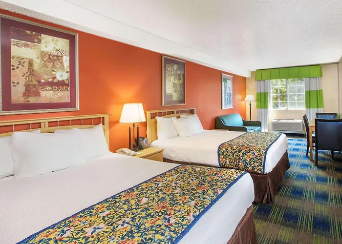 Days Inn By Wyndham Fremont