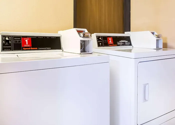 Super 8 By Wyndham Chester/Richmond Area