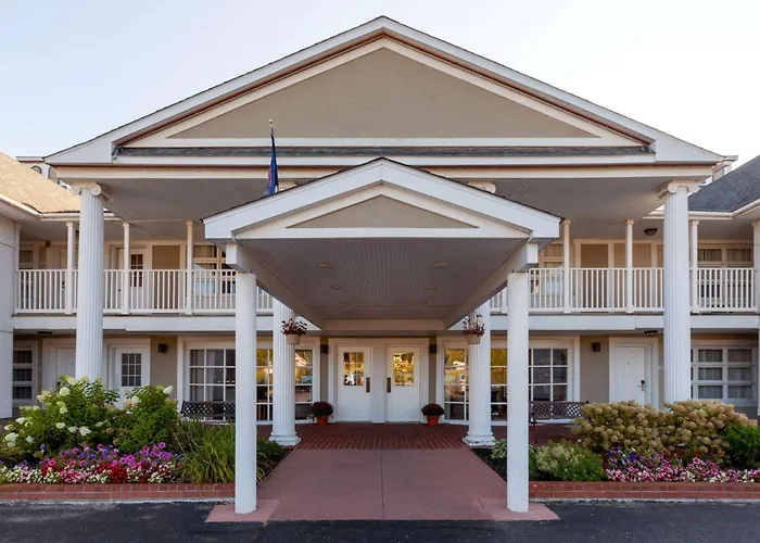 Baymont By Wyndham St. Ignace Lakefront
