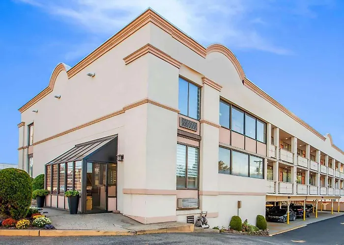 Super 8 By Wyndham Meadowlands