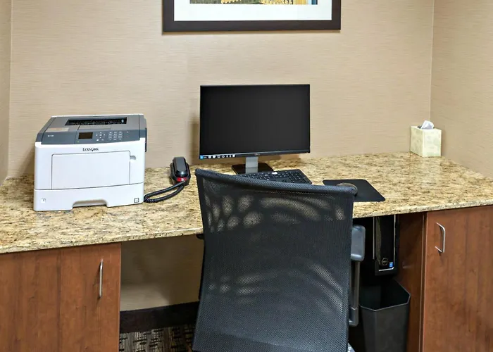 Comfort Inn & Suites West - Medical Center