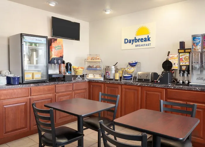 Days Inn By Wyndham Eureka Ca