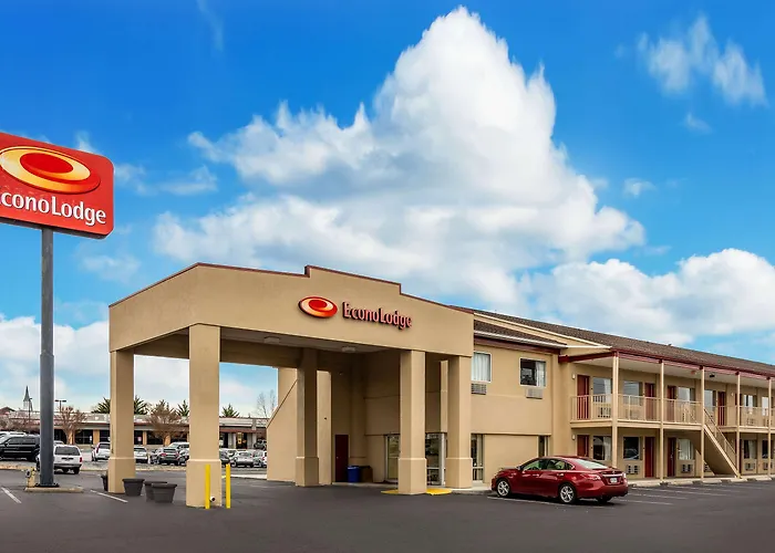 Econo Lodge East