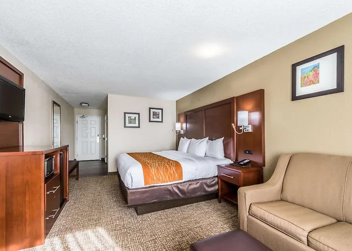Comfort Inn & Suites Dayton North