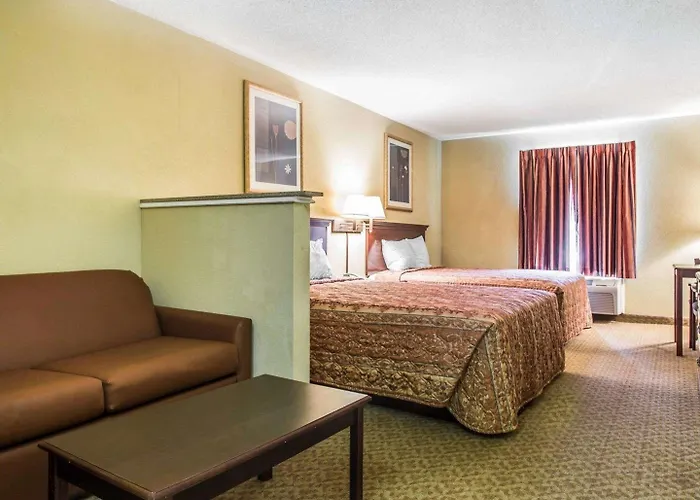 Rodeway Inn Forest Park