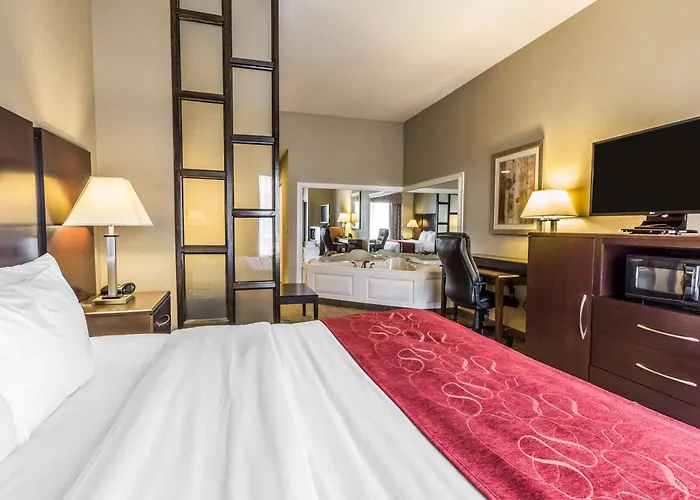 Comfort Suites Commerce