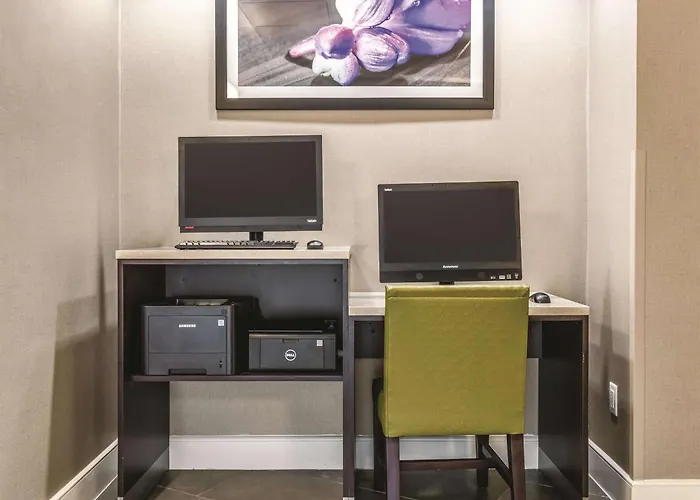 La Quinta By Wyndham Alexandria Airport