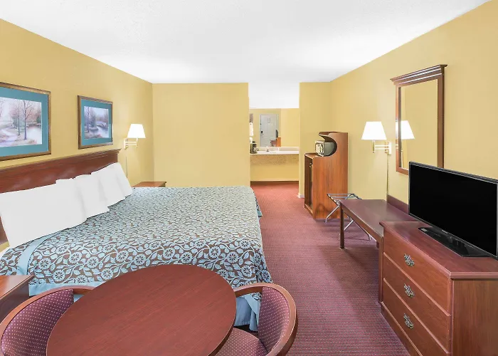Days Inn By Wyndham N Little Rock East