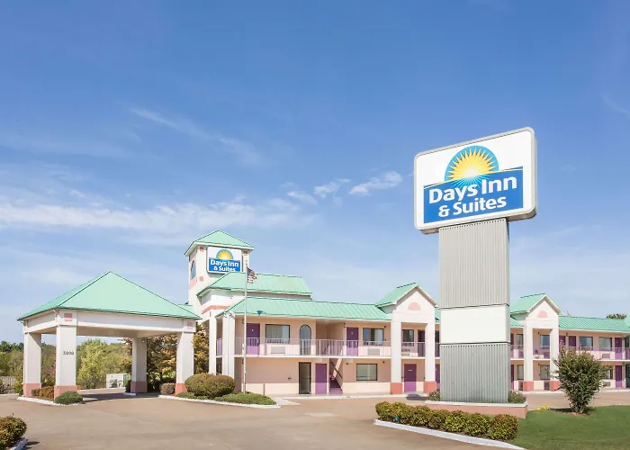 Days Inn & Suites By Wyndham Bentonville