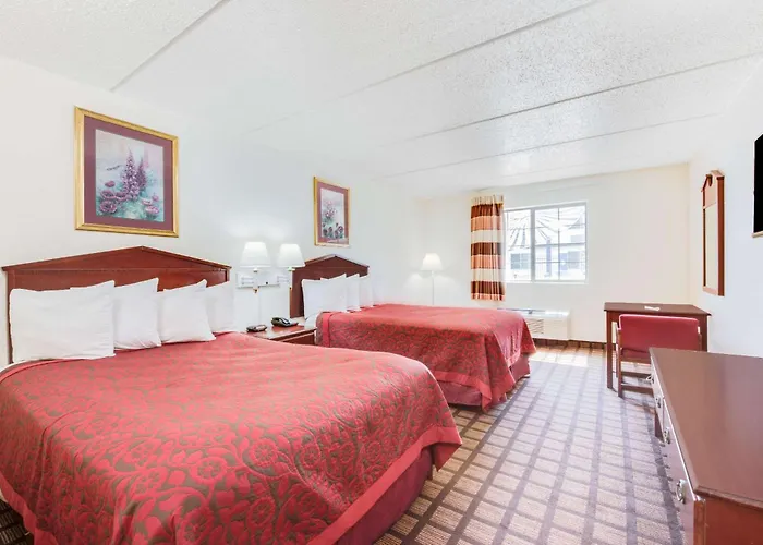 Days Inn & Suites By Wyndham Laredo