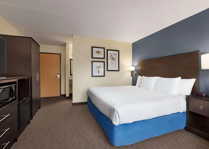 Baymont By Wyndham Owatonna